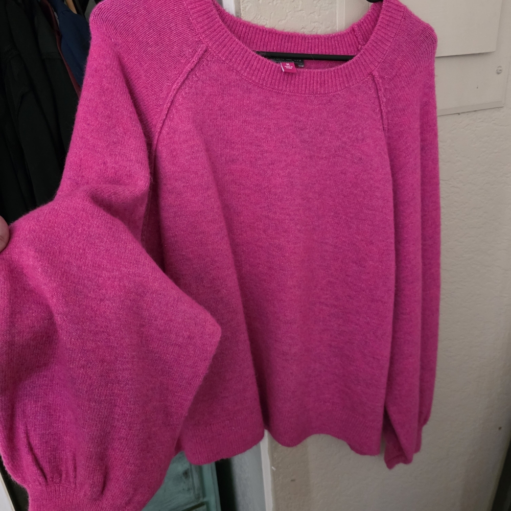 Classic Crewneck Sweater in Bright Pink